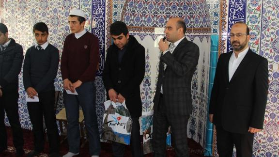 Erkek Öğrenciler Kuran-ı Kerim Okuma Yarışması