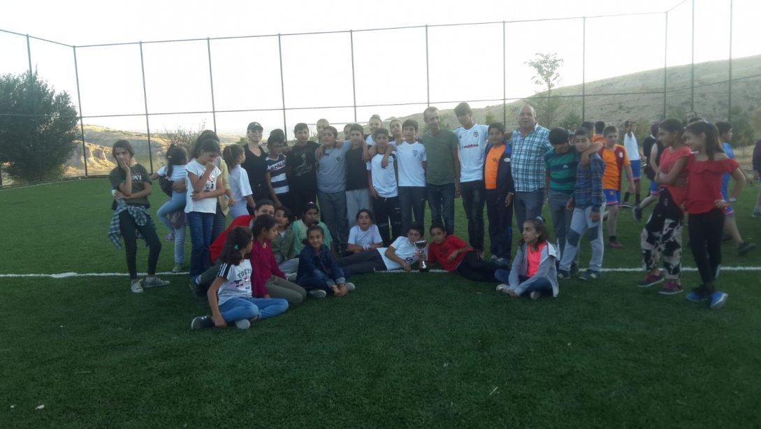 Çemişgezek'te Ortaokullar Arası Futbol Turnuvası Düzenlendi